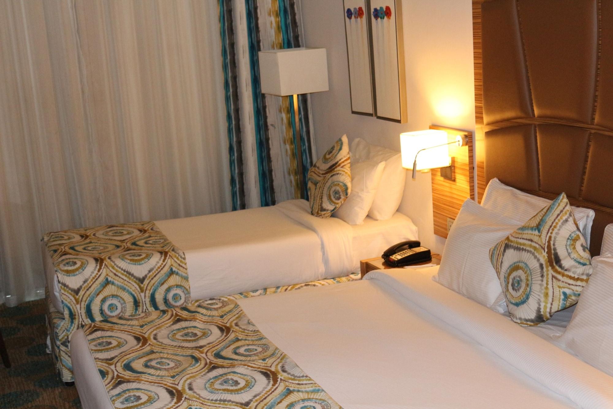 Отель Best Western Plus Pearl Creek Дубай